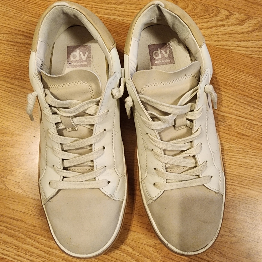 Dolce Vita Harryson Cream White Sneakers Casual Shoes Womens Size 8.5